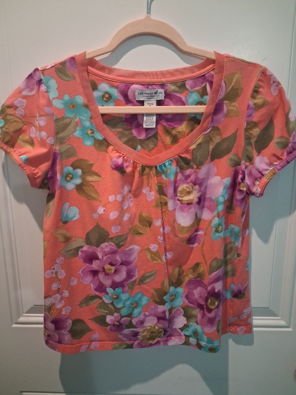 CARIBBEAN JOE PETITE MEDIUM CORAL MULTI-FLORAL COTTON TOP!